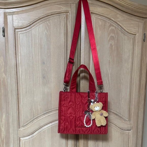 NEW Betsey Johnson Red Quilted Shoulder Bag with Teddy Charm - Picture 3 of 16